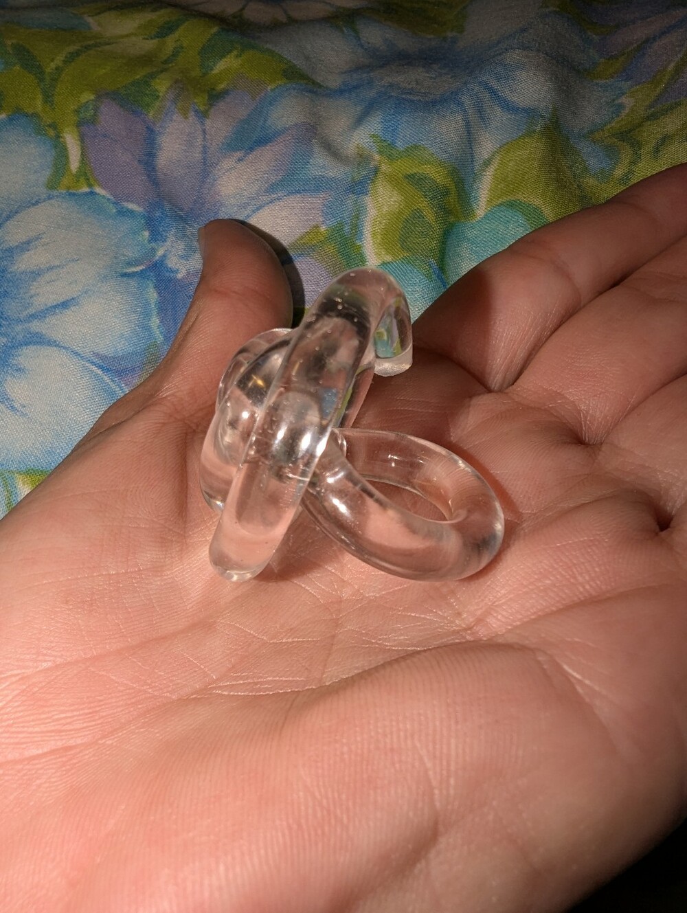 HUGE CLEAR SWIRL RING - Picture 3 of 5